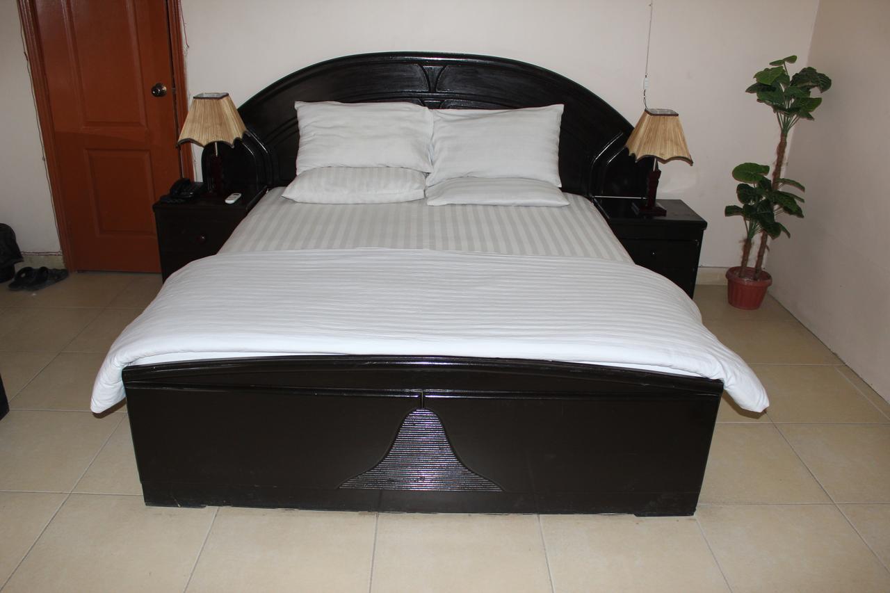 Luxury Inn Karachi Exterior foto