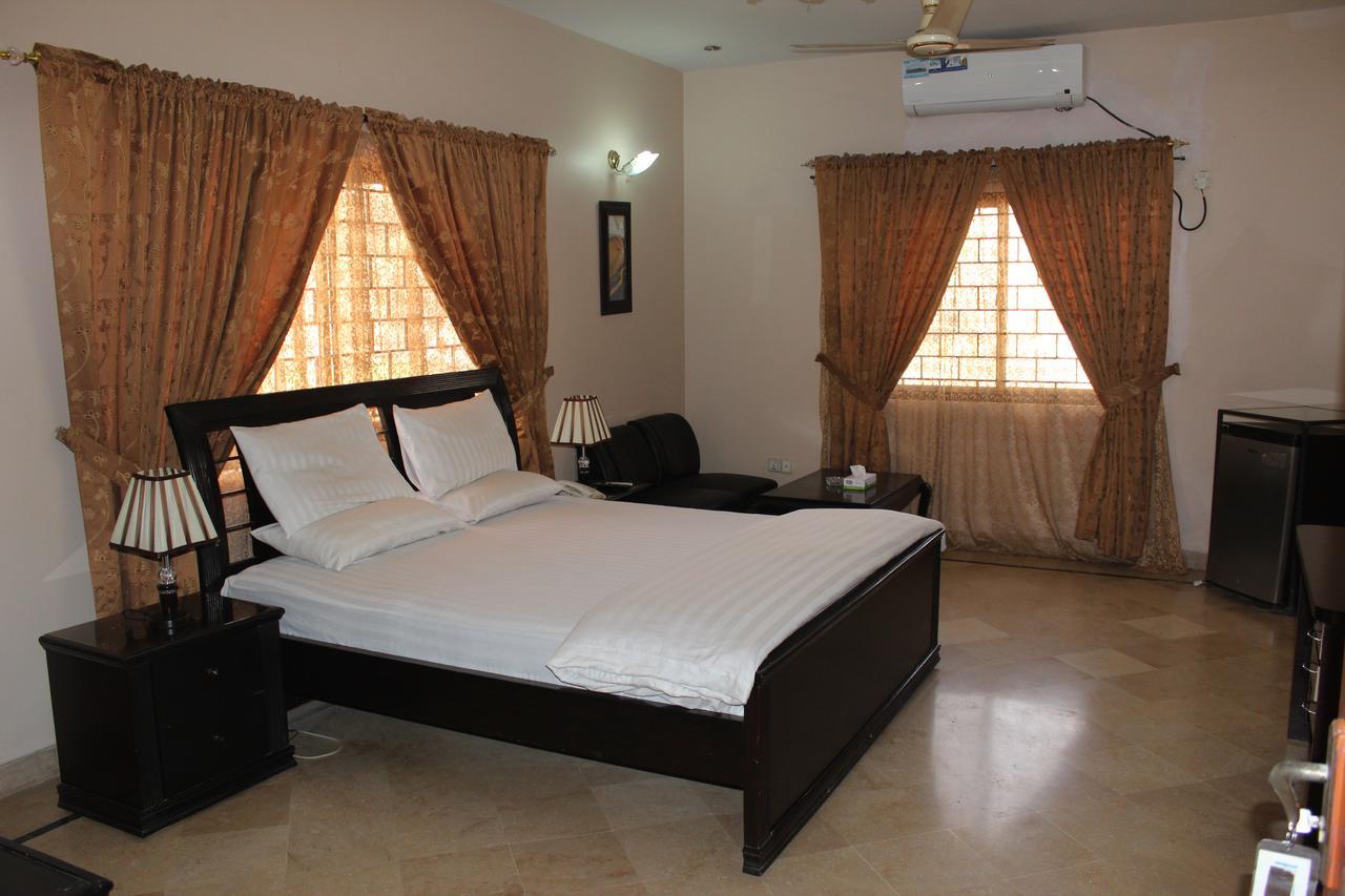 Luxury Inn Karachi Exterior foto