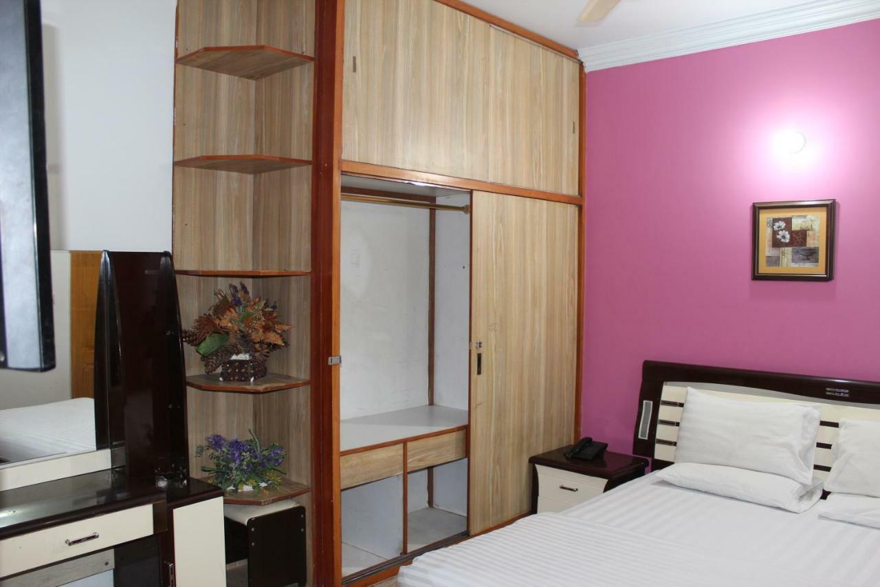 Luxury Inn Karachi Exterior foto