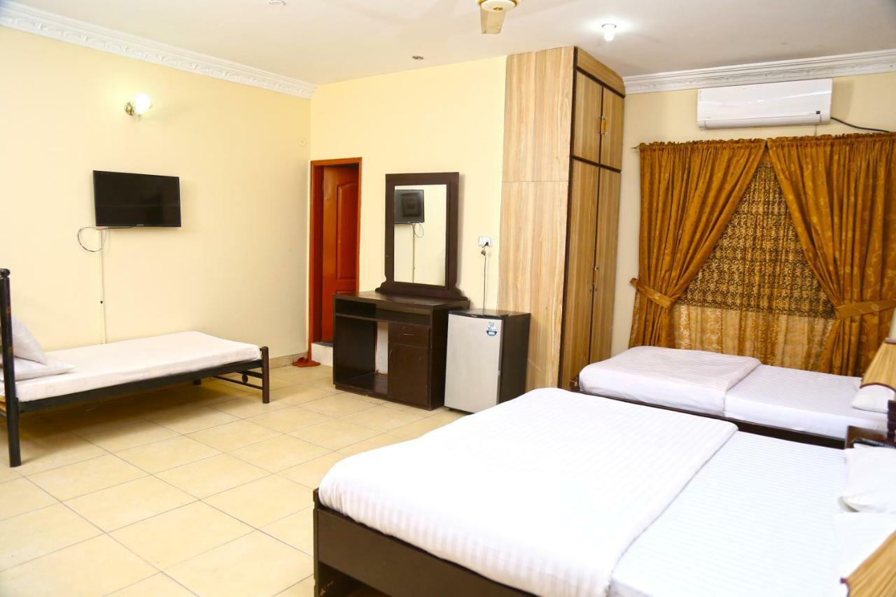 Luxury Inn Karachi Exterior foto