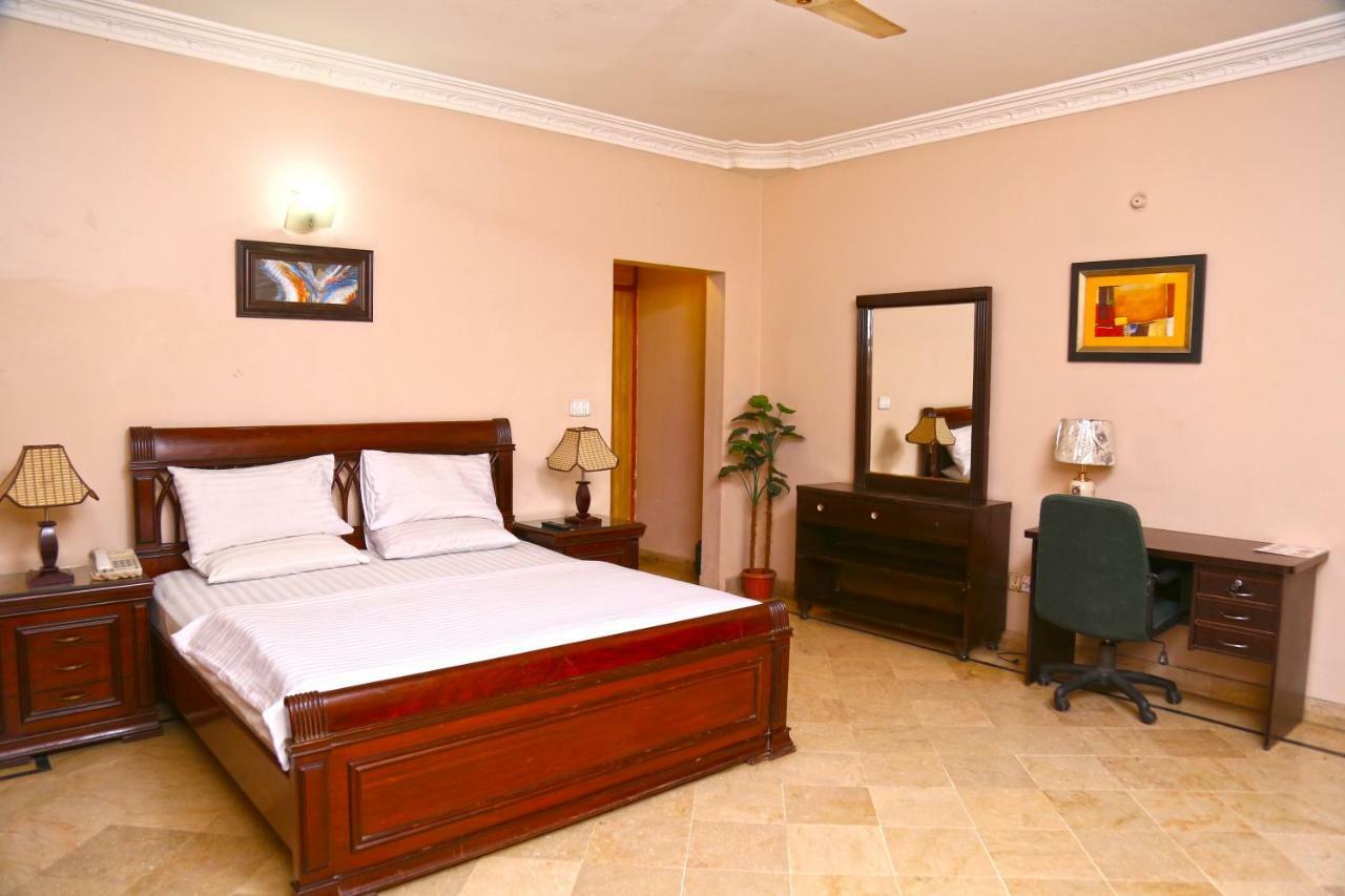 Luxury Inn Karachi Exterior foto
